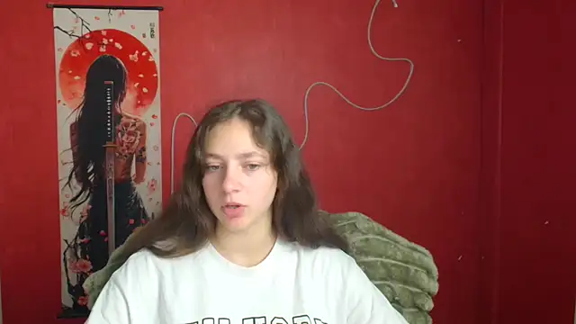 KissMeJulia online show from May 18, 5:34 am