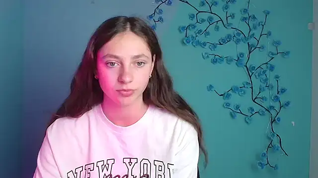 KissMeJulia online show from May 8, 11:14 am
