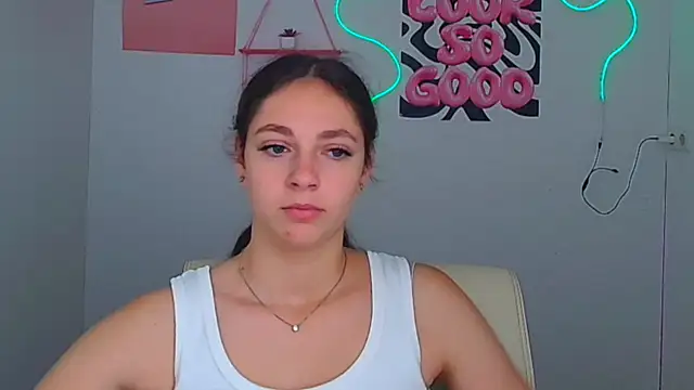 KissMeJulia online show from July 18, 5:38 am