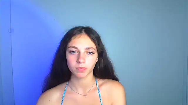 KissMeJulia online show from August 3, 5:59 am
