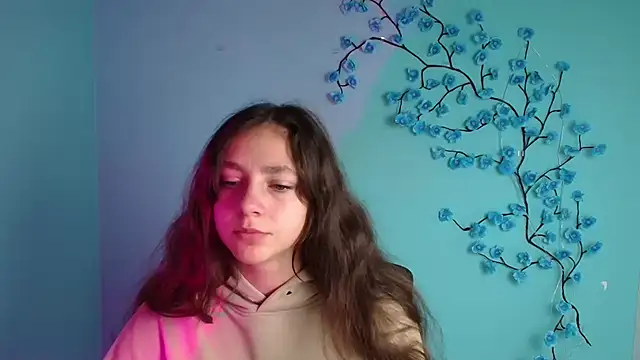 KissMeJulia online show from May 20, 5:37 am
