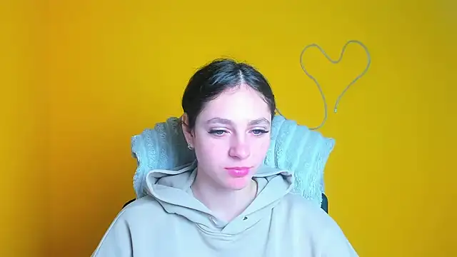 KissMeJulia online show from April 10, 11:17 am