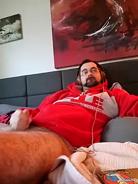 LargeLith online show from February 18, 9:55 pm