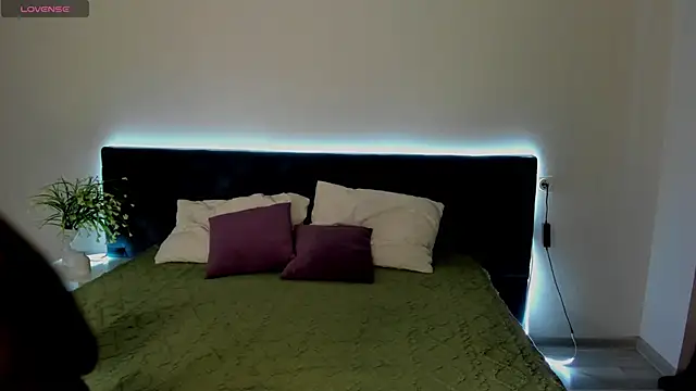 Adele Lanea online show from May 28, 1:02 am