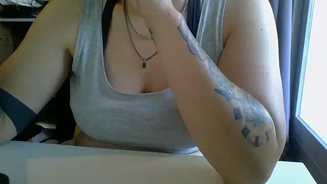 Snapshot of Geileboef28 chatting on July 19, 6:00 am Geileboef28 online show from July 19, 6:00 am