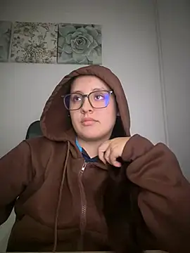 zulemaricek online show from February 17, 3:31 pm