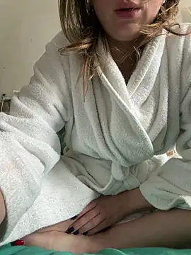 Frenchgirl45 online show from March 7, 11:27 am