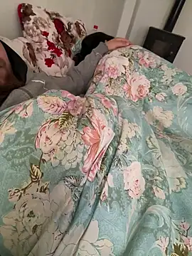 Snapshot of PerfectCoupleXxx chatting on February 20, 9:33 am PerfectCoupleXxx online show from February 20, 9:33 am