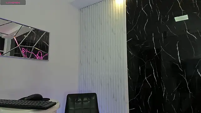 Violette 0 online show from February 23, 5:02 pm