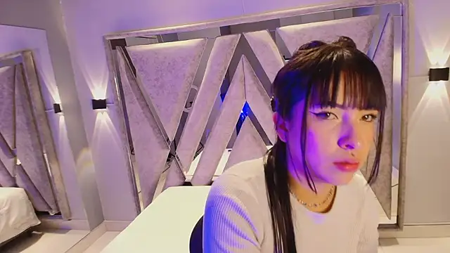 Snapshot of _Mishell22 chatting on February 24, 1:01 pm Mishell22 online show from February 24, 1:01 pm