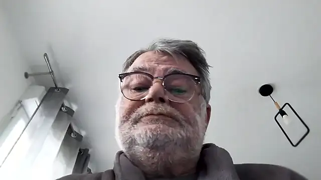 Vieux pervert online show from February 18, 8:33 am