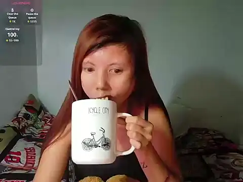 Snapshot of lady_moon09 chatting on July 17, 4:43 am lady moon09 online show from July 17, 4:43 am