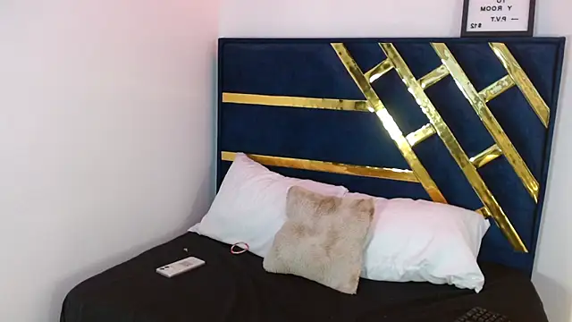 Snapshot of BabyValen69 chatting on February 18, 12:23 pm BabyValen69 online show from February 18, 12:23 pm