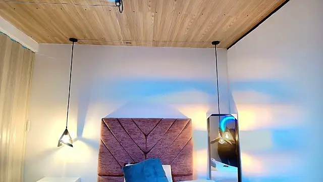 Sofi Blake   online show from February 26, 12:16 pm