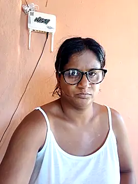 indianstrawberrylips4u online show from March 5, 6:32 am