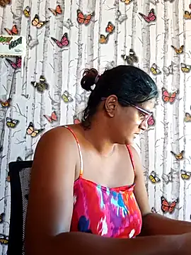 indianstrawberrylips4u online show from May 4, 6:17 am