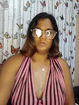 Snapshot of indianstrawberrylips4u chatting on June 16, 5:51 am indianstrawberrylips4u online show from June 16, 5:51 am