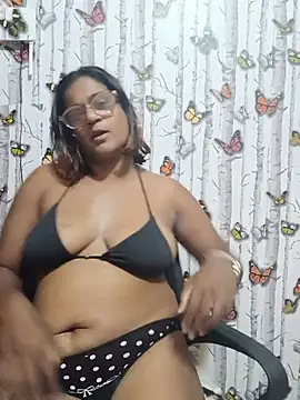 indianstrawberrylips4u online show from May 14, 3:53 pm