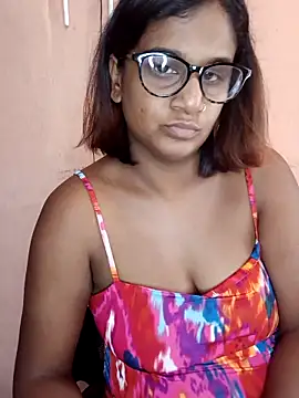 indianstrawberrylips4u online show from April 14, 5:23 am