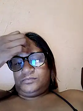 indianstrawberrylips4u online show from March 4, 5:31 pm