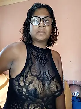 indianstrawberrylips4u online show from April 17, 5:54 am