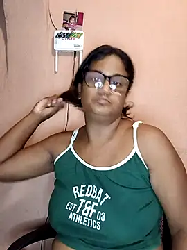 indianstrawberrylips4u online show from April 14, 7:30 pm