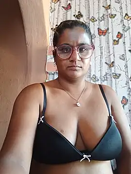 Snapshot of indianstrawberrylips4u chatting on July 17, 11:07 am indianstrawberrylips4u online show from July 17, 11:07 am