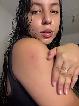 Snapshot of FerLondon55 chatting on February 21, 5:20 am FerLondon55 online show from February 21, 5:20 am