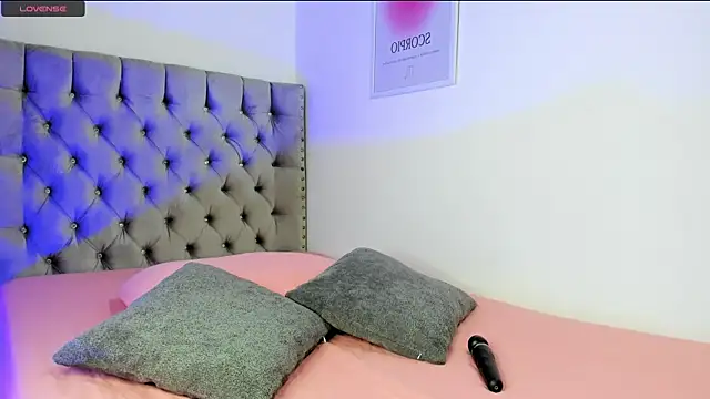 eva cutee  online show from March 24, 8:20 pm