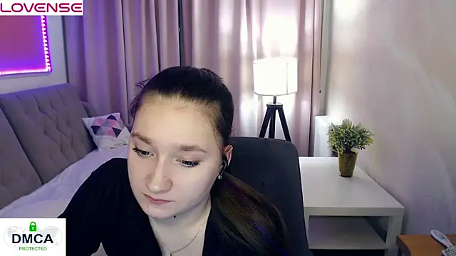 Snapshot of chatting on February 27, 11:10 am online show from February 27, 11:10 am