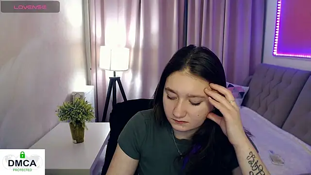  online show from March 3, 2:02 pm