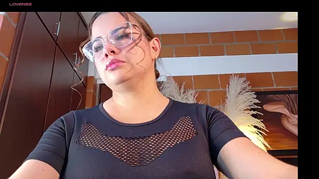 Snapshot of Aria__888 chatting on June 3, 3:50 pm Aria 888 online show from June 3, 3:50 pm