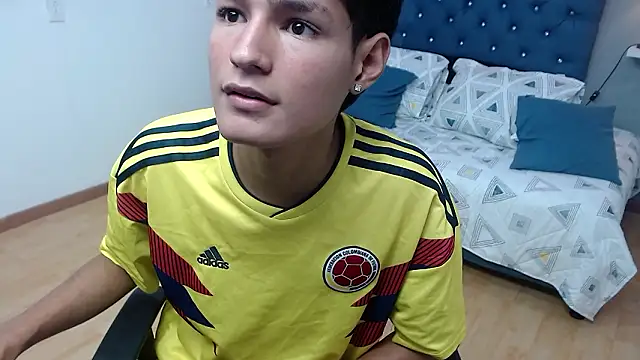 Snapshot of georgeowennss chatting on February 20, 3:58 pm georgeowennss online show from February 20, 3:58 pm