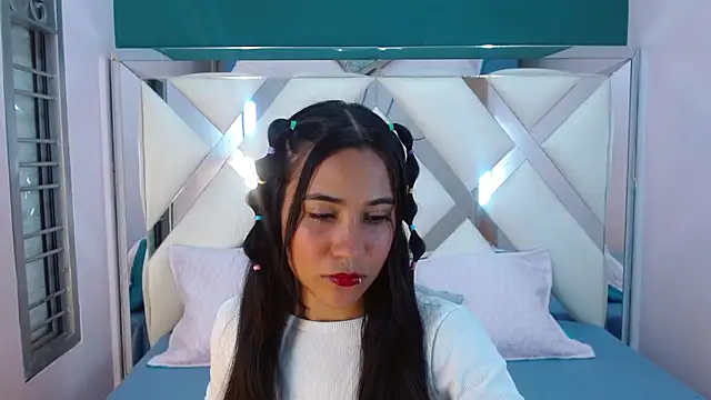 Kate Hewson online show from February 25, 12:38 pm