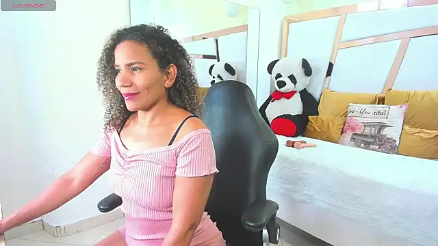 Snapshot of gabby_foox chatting on May 6, 4:38 am gabby foox online show from May 6, 4:38 am