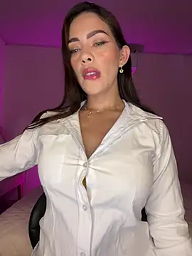Snapshot of samanta_94 chatting on May 22, 9:13 pm samanta 94 online show from May 22, 9:13 pm