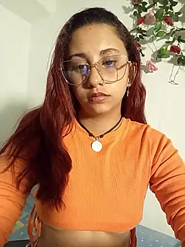 Snapshot of MiaBloom19 chatting on February 20, 6:26 am MiaBloom19 online show from February 20, 6:26 am