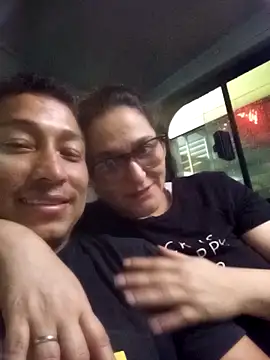 Snapshot of pareja_latina2214 chatting on February 23, 1:07 am pareja latina2214 online show from February 23, 1:07 am