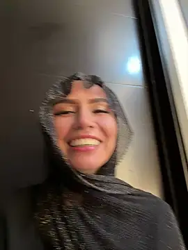Snapshot of Darsha_Khemu chatting on June 18, 11:21 pm Darsha Khemu online show from June 18, 11:21 pm