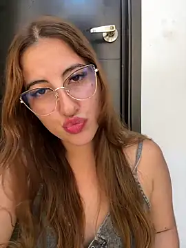 Snapshot of Darsha_Khemu chatting on June 11, 12:32 am Darsha Khemu online show from June 11, 12:32 am