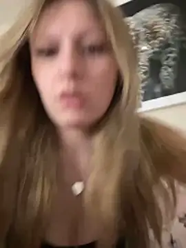 Snapshot of hyperafterdark chatting on February 21, 5:26 pm hyperafterdark online show from February 21, 5:26 pm