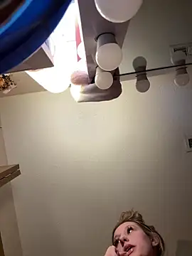 Snapshot of hyperafterdark chatting on February 22, 9:38 pm hyperafterdark online show from February 22, 9:38 pm