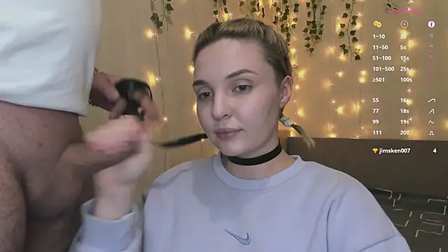 creampiiee online show from April 22, 6:25 pm