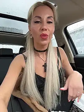 LisaMurr online show from April 4, 10:22 am