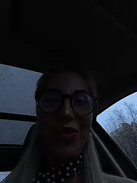 LisaMurr online show from April 7, 10:28 am