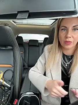 LisaMurr online show from March 19, 10:15 am