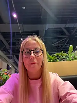 LisaMurr online show from February 19, 11:29 am