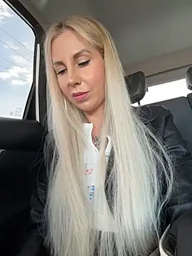 LisaMurr online show from April 21, 11:28 am