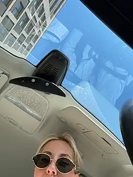 LisaMurr online show from April 10, 12:12 pm