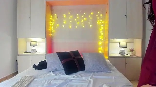 ElaRey  online show from March 24, 12:05 pm